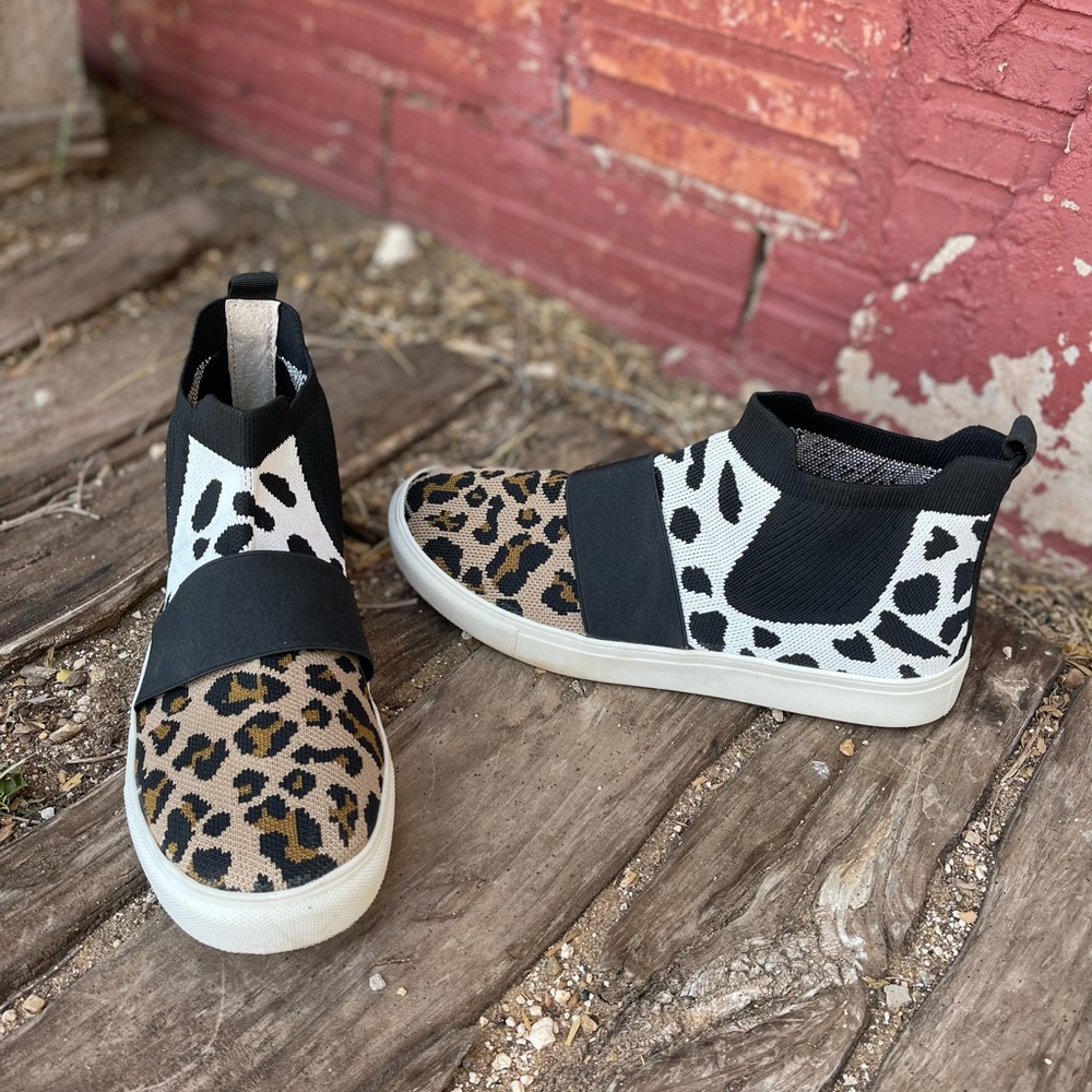 Leopard Slip on Boutique Shoes worn once excellent condition Size 9 Very G brand